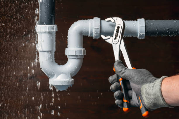 Professional Leak Detection technician working in Holland, MA